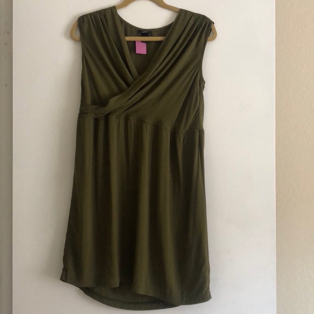 Casual No Sleeve Overlap Cut-V  Flowy Midi Dress